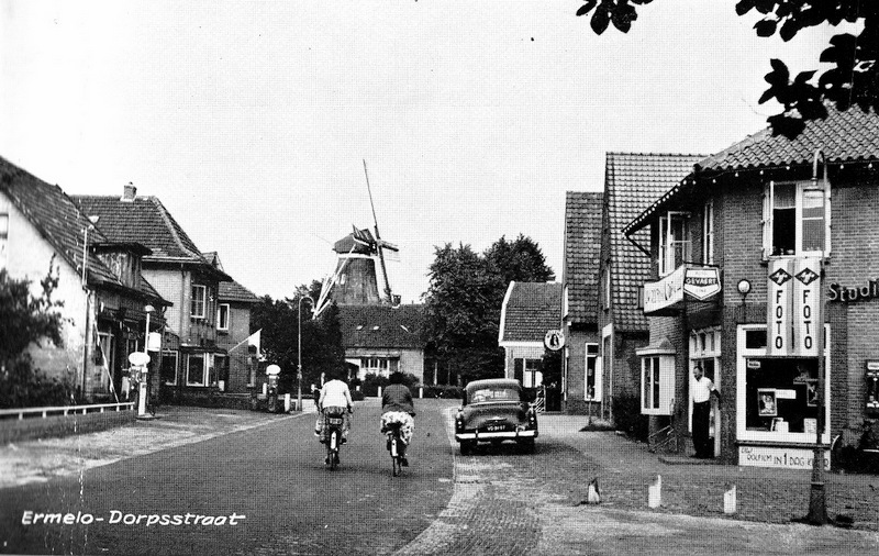 Een oude foto van de Stationsstraat Ermelo