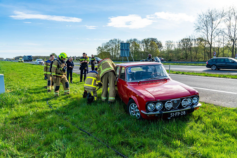 Oldtimer te warm geworden afrit A28 Horst Ermelo