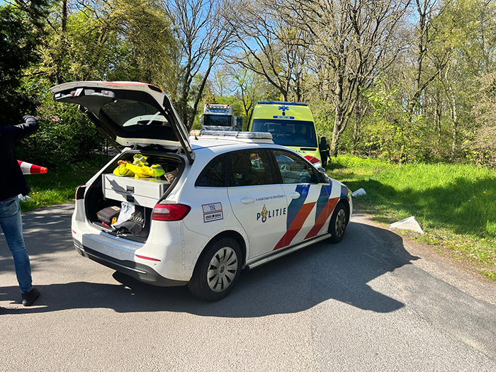 Wielrenner en auto op de Strokel aanrijding