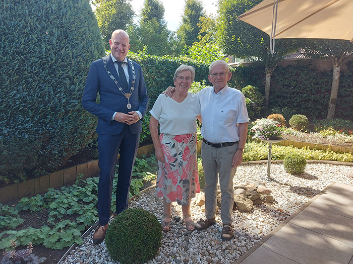 Echtpaar Bakker 65 jaar getrouwd