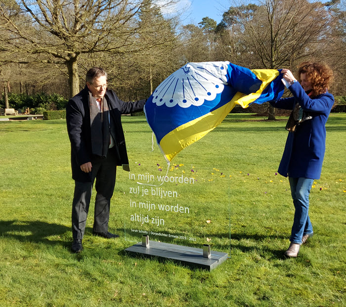 Plaquette onthulling Koningsvaren Ermelo begraafplaats