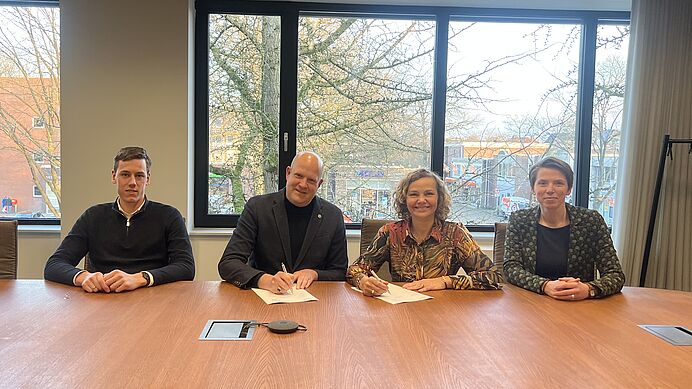 Ondertekening woningen Gelreweg Ermelo