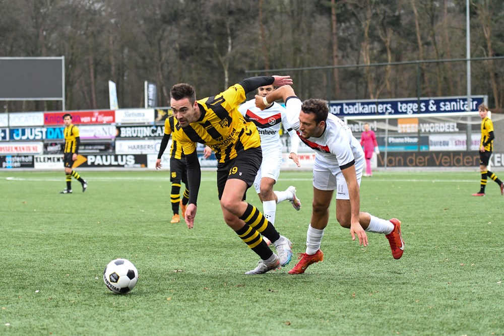DVS 33 Ermelo tegen Jong Almere FC