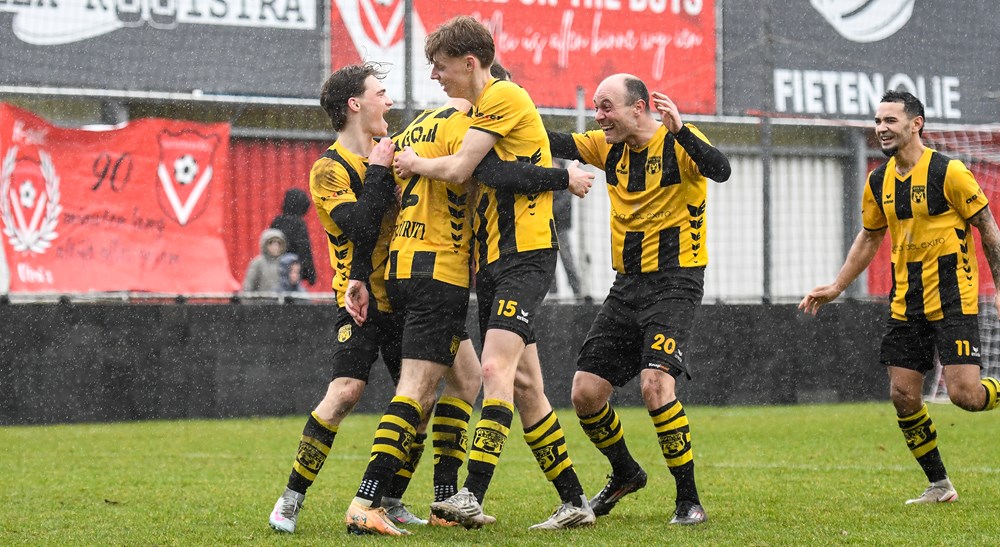 DVS 33 Ermelo tegen Harkemase Boys