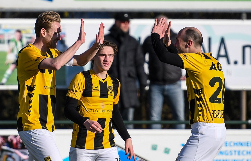 DVS 33 Ermelo tegen sc Genemuiden