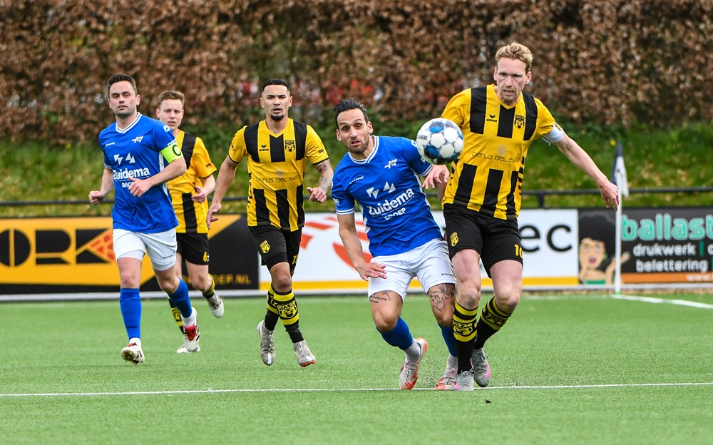 DVS 33 tegen Hoogeveen