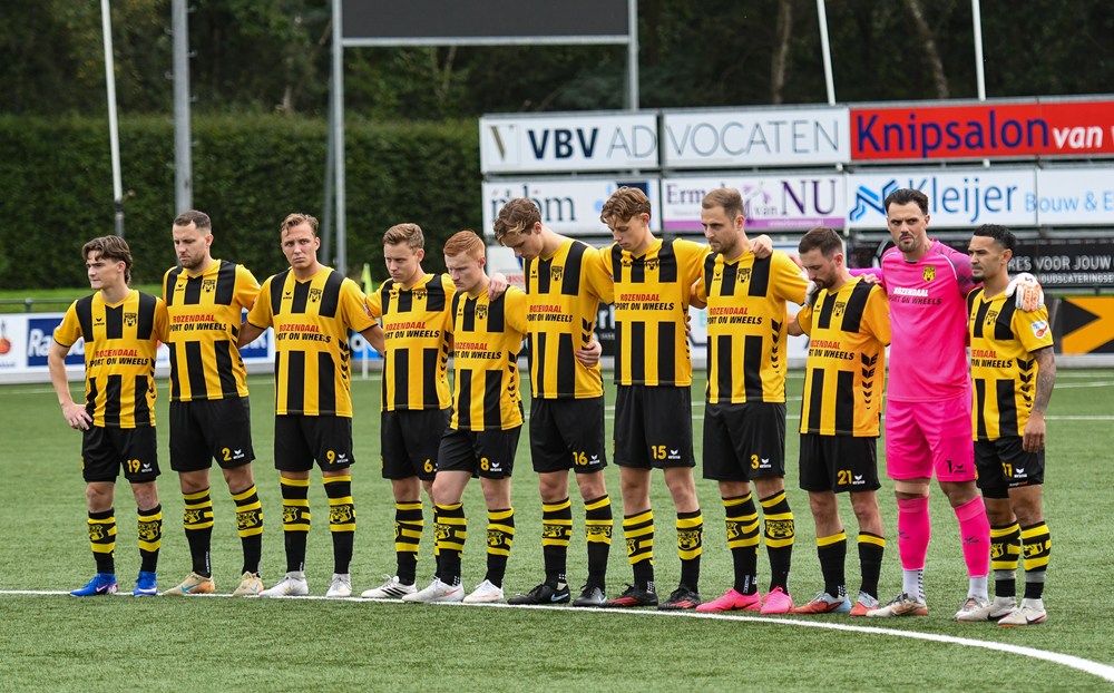 DVS 33 Ermelo tegen Hollandia