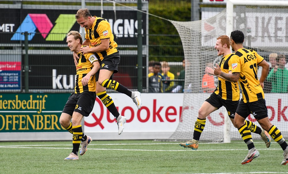 DVS 33 Ermelo tegen Sparta Nijkerk