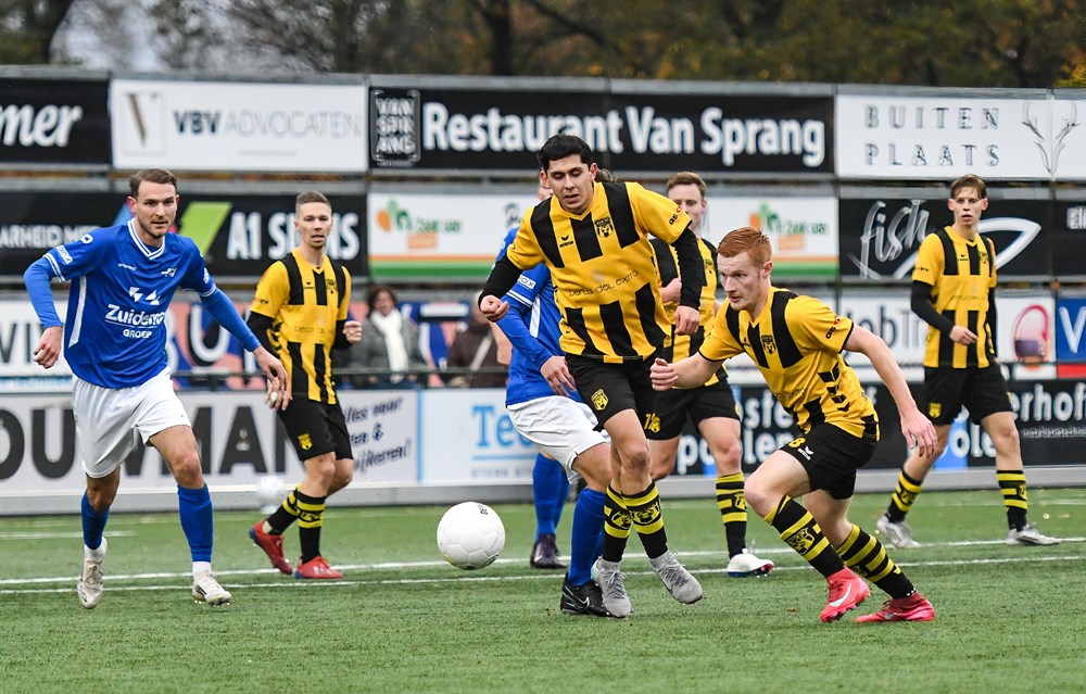 DVS 33 Ermelo tegen Hoogeveen