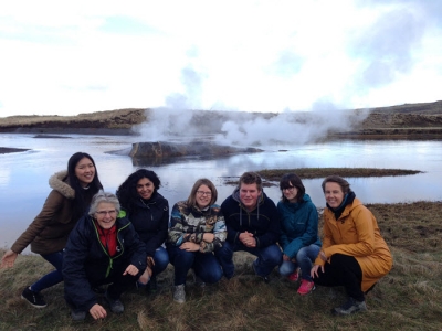 Vijf leerlingen van Atheneum 5 van Chr. College Groevenbeek naar IJsland geweest