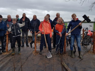 Fietsenstalling voor de natuurtuin de Zandkamp tijdens NL Doet