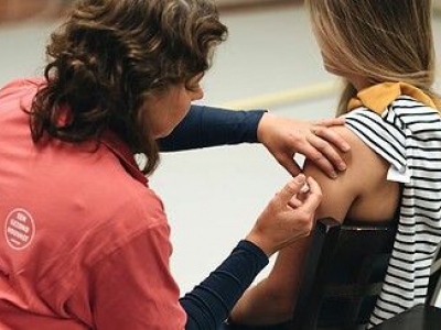 Veel Ermelose tieners laten zich vaccineren