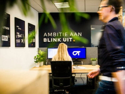 Zet je digitale AMBITIE AAN. En BLINK UIT. Met OrangeTalent, full-service digitaal bureau