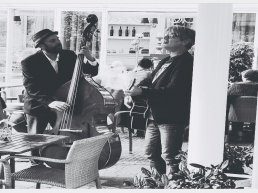 Live optreden van Hound Dog Duo