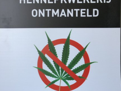 Politie ontdekt hennepkwekerij aan de Zwaluwstraat in Ermelo