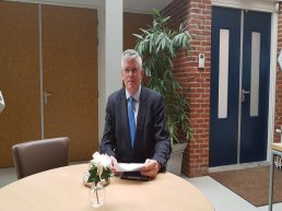 Ermelose burgemeester André Baars: ‘Er vallen door coronacrisis geen mensen tussen wal en schip’
