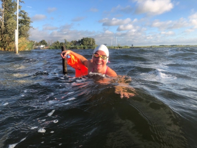 KNZB trainer Iris van Aurich geeft borstcrawlcursus bij Zwembad Calluna in Ermelo