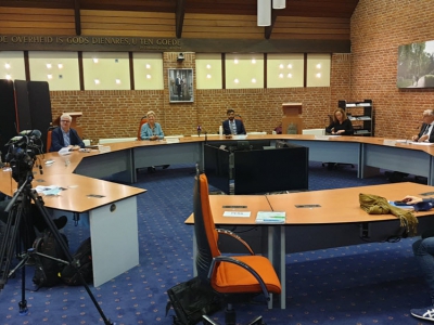 Ermelose fractievoorzitters zeggen vertrouwen op in eigen burgemeester om ‘onwerkbare’ relatie met wethouders