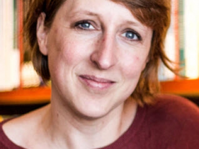 Ermelose gezichten in coronatijd: boekverkoper Elise Walinga