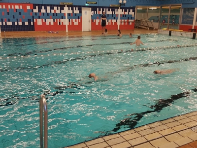 Kinderen hervatten zwemles in zwembad Calluna in Ermelo