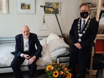 Feest voor 100-jarige meneer Kraak uit Ermelo