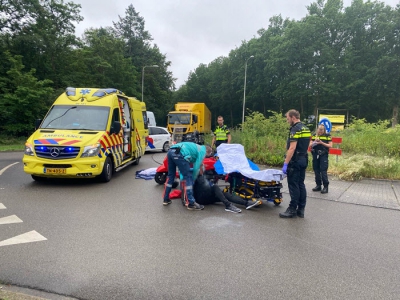 Scooterrijder onderuit gegaan op de Harderwijkerweg in Ermelo