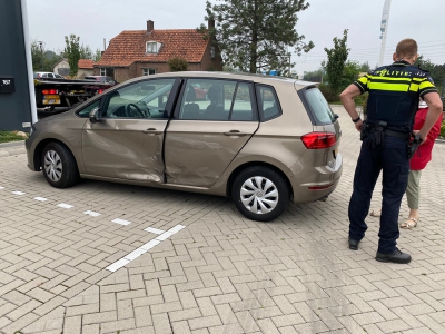 Aanrijding tussen twee auto's op de Kolbaanweg