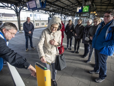 Speciaal voor senioren organiseren OV-ambassadeurs een proefreis vanuit Ermelo