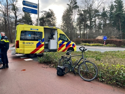 Ongeval tussen auto en fietser op de rotonde Kolbaanweg en Horsterweg in Ermelo