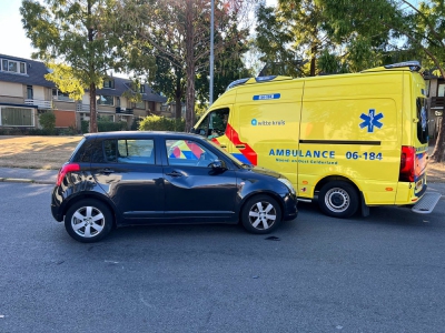 Ongeluk tussen een fietser en een auto op de Herderlaan in Ermelo