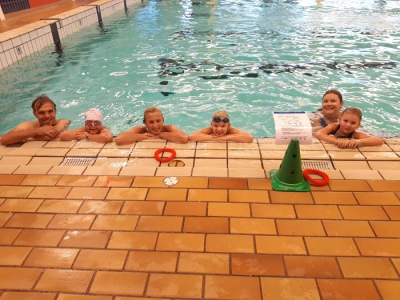 Jaarlijkse ouder- en kind training ZEW synchroonzwemmen groot succes