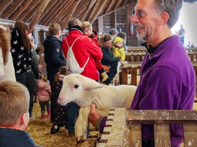 Lammetjesdag zaterdag 1 april: Kom kijken in de kooi!