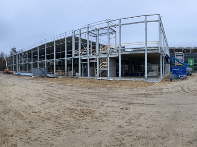 Op sportpark De Zanderij in Ermelo is steeds meer te zien van de nieuwbouw van het sportcentrum