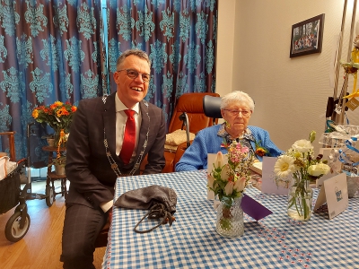 Mevrouw van de Brink viert 104-ste verjaardag