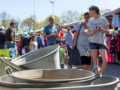 Hemelvaartsmarkt ’t Harde zo goed als vol