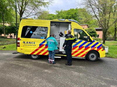 Botsing tussen auto en fietser op de Groene Allee in Ermelo