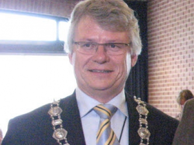 Commissaris van de Koning in Gelderland John Berends legt taken tijdelijk neer na beschuldigingen