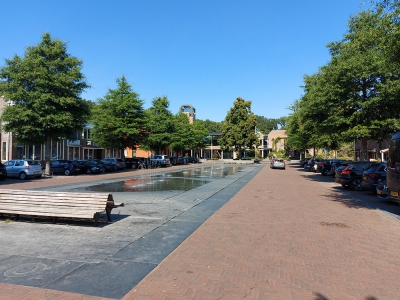 Niet parkeren op het middengedeelte Raadhuisplein in Ermelo