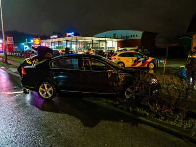 Automobilist rijdt door na aanrijding