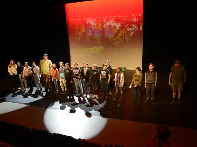 Leerlingen nemen een kijkje achter de schermen van het theater