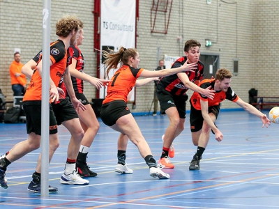 Unitas verliest cruciaal duel van Mid-Fryslân, play-offs ver weg