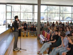 Christelijk College Groevenbeek en Bibliotheek Noordwest Veluwe bundelen krachten om leesplezier te stimuleren