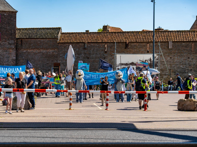 Protestmars ‘Empty the Tanks’ in Harderwijk roept op tot sluiting Dolfinarium