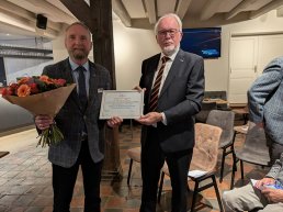 Afscheid en erelidmaatschap voorzitter Oranjevereniging Ermelo