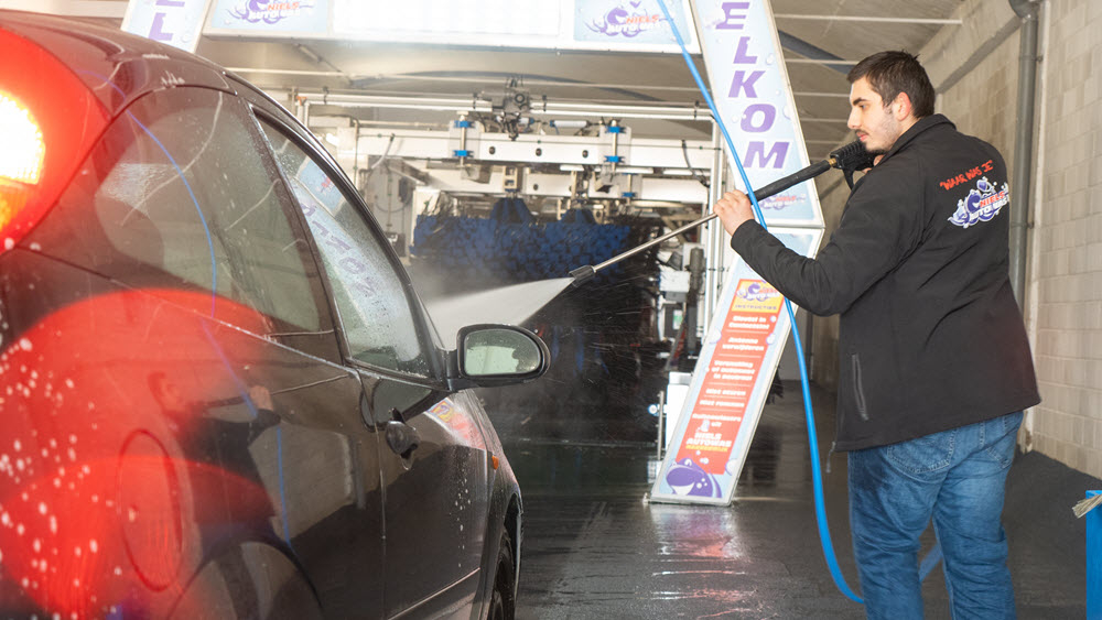 Gratis autobandencheck en besparingstips bij Niels Autowas in Harderwijk op 24 en 25 mei 