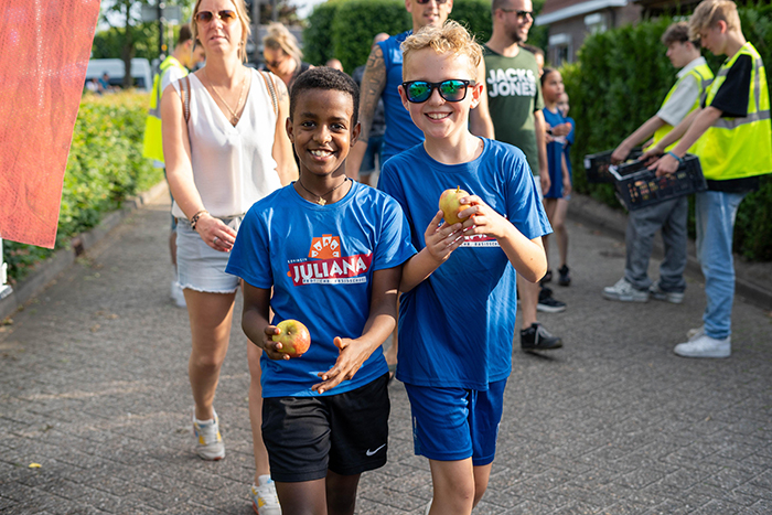 Intocht Avondvierdaagse Ermelo 2025 2