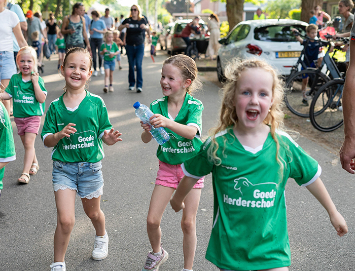 Intocht Avondvierdaagse Ermelo 2025 3