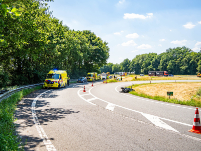 Motorrijder hard ten val op afrit A28 bij Ermelo slachtoffer naar ziekenhuis