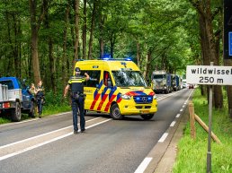 Automobilist raakt onwel en rijdt hekwerk omver in Harderwijk