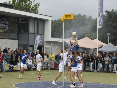 Dindoa speelt zoals het weer: wisselvallig